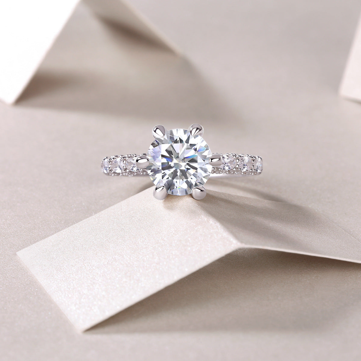 Classic six-prong ring, fashionable women's ring