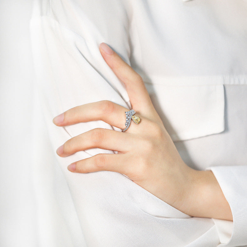 New S925 pure silver flower-shaped high-carat diamond and emerald ring for women, oval-shaped precious stones